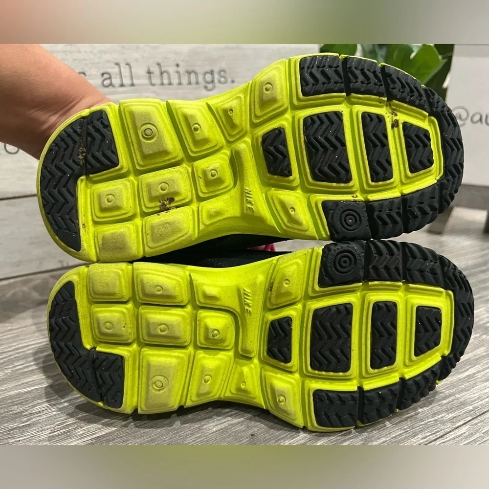 Nike Kids Dual Fusion ST2 Training Shoe in Gray, Magenta and Neon Yellow Size 11